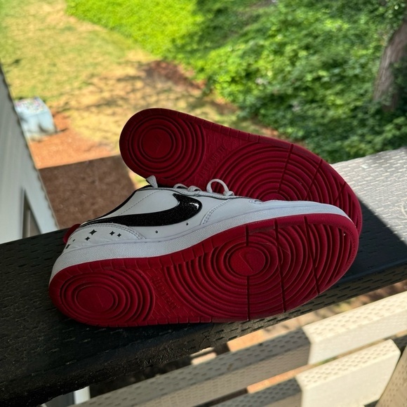 Nike Kids Court Borough‎ 2 SE White Very Berry Size 5.5Y - Picture 8 of 9